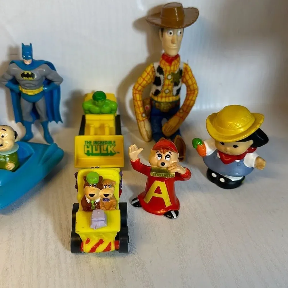 Vintage 80s and‎ 90s Collectible Toy Figurines Batman Robin Jetsons Yogi Bear